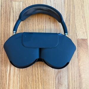 Apple AirPods Max headphones Great- Black